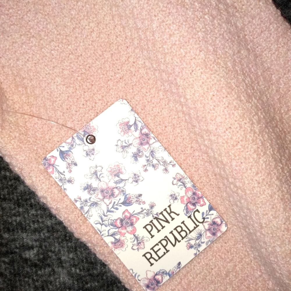 Pink Republic Sweater Small Pale blush NWT